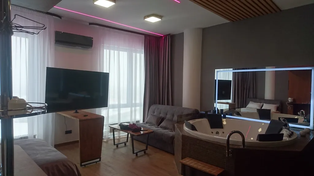 Сюрприз для второй половинки