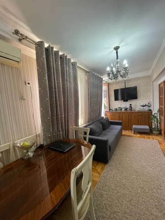 Хорошая, уютная квартира в центре города рядом с Чёрным морем