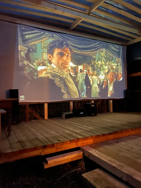 Дом рыбака с баней в самом живописном месте города, у реки и озера