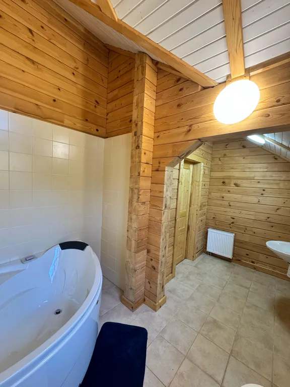 Дом на берегу водохранилища