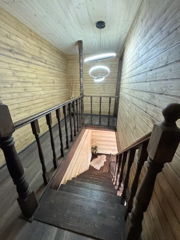 Дом с прудом