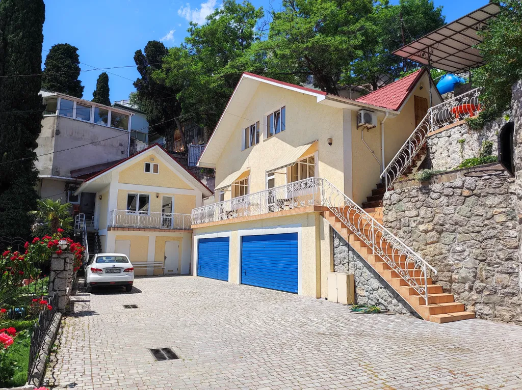 Квартира Комната у Воронцовского парка с видом на море — аренда посуточно в Алупка