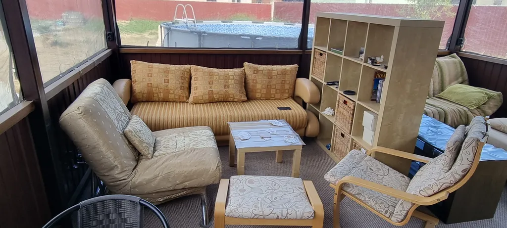 Комната в частном доме с двумя отдельными кроватями