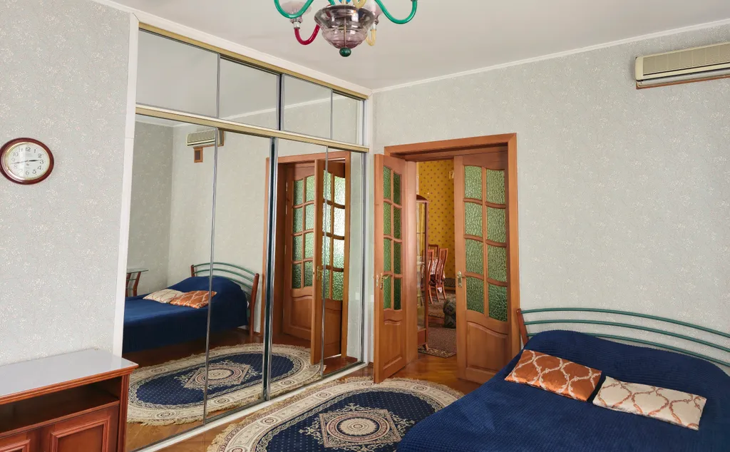 Квартира Уютная большая квартира около патриарших прудов — Москва