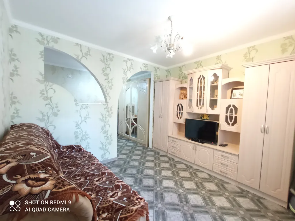 Дом со своей беседкой,  в уютном дворе, рядом с набережной