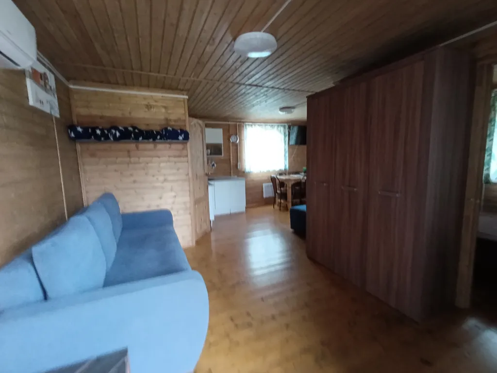 Дом на берегу пруда для шести человек