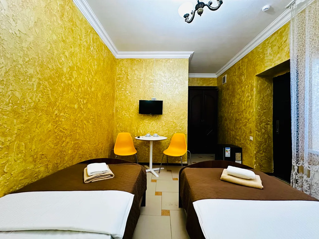 Квартира Квартира Уютные номера на 1 этаже в гостевом доме Эльбрус на 1 линии в Адлере — Адлер