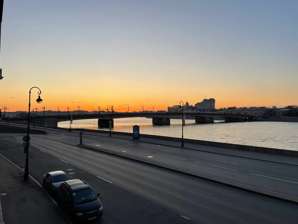 Вид на Неву, новый ремонт