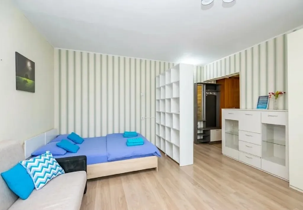 Уютная квартира рядом с ТРК Семья