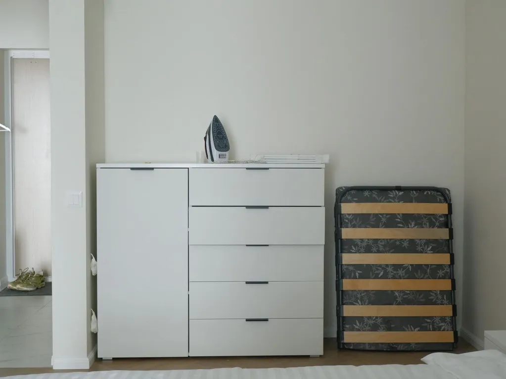 Новая дизайнерская квартира с видом на пруд