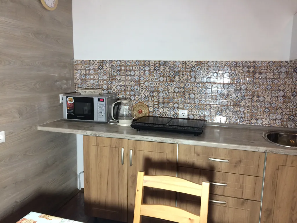 Загородный дом в лесу вблизи залива