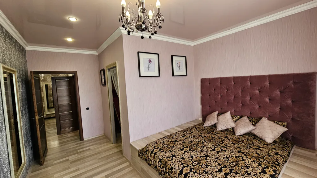 Уютная двухкомнатная квартира, расположенная рядом с парком Галицкого