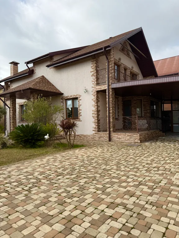 Просторный уютный коттедж с сауной и удобной транспортной развязкой