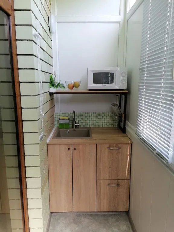 Уютная квартира-студия, с  балконом