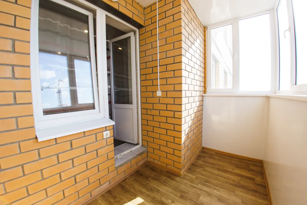 Однушка с двуспальной кроватью и диваном