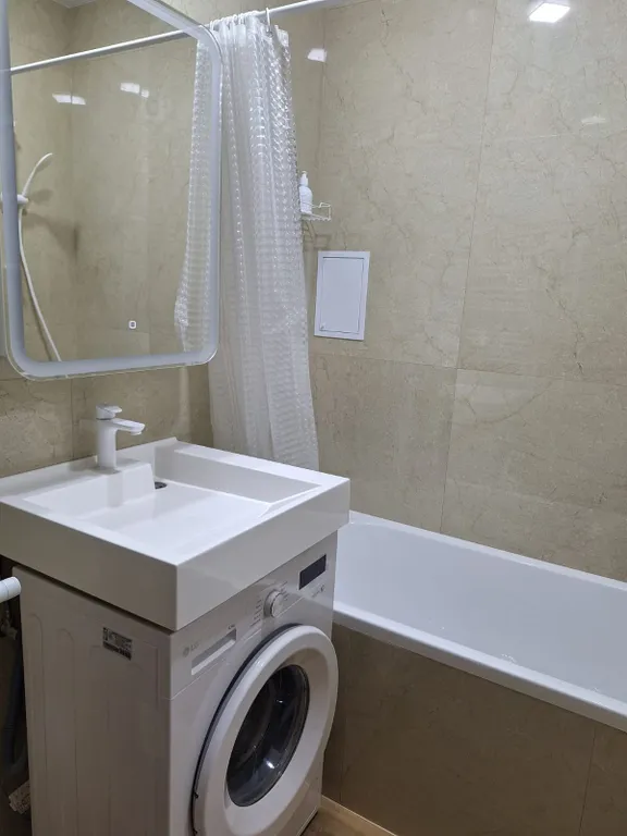 Уютная квартира с видом на озеро.