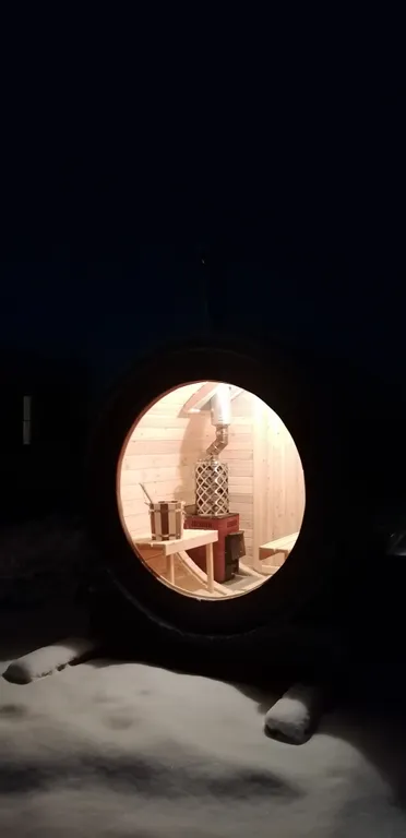 Дом с панорамными окнами на участке 10 соток