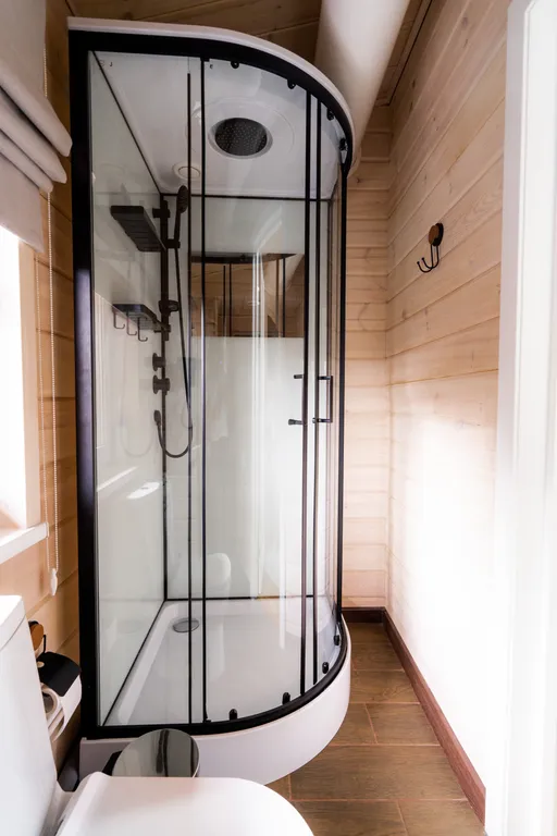 Просторный номер полулюкс в экоотеле