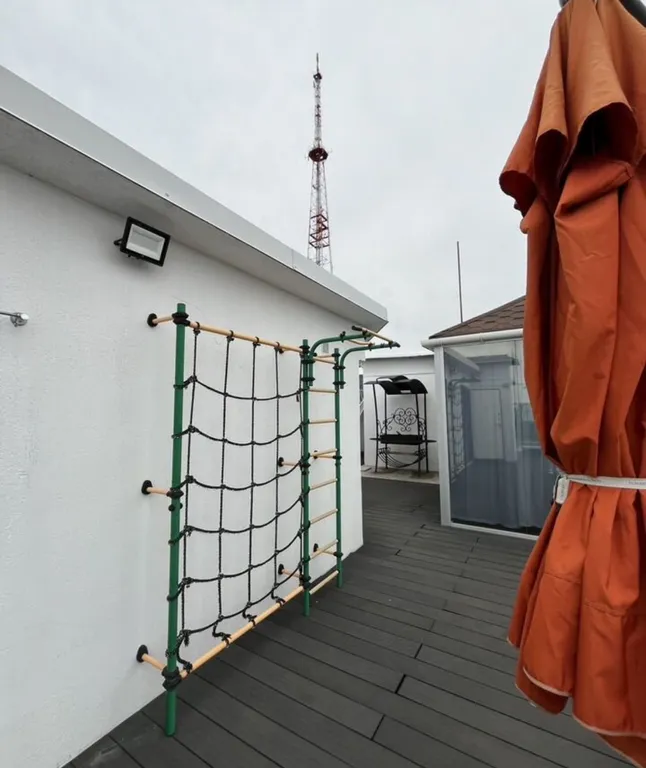 Пентхаус с видом на Морпорт в центре города