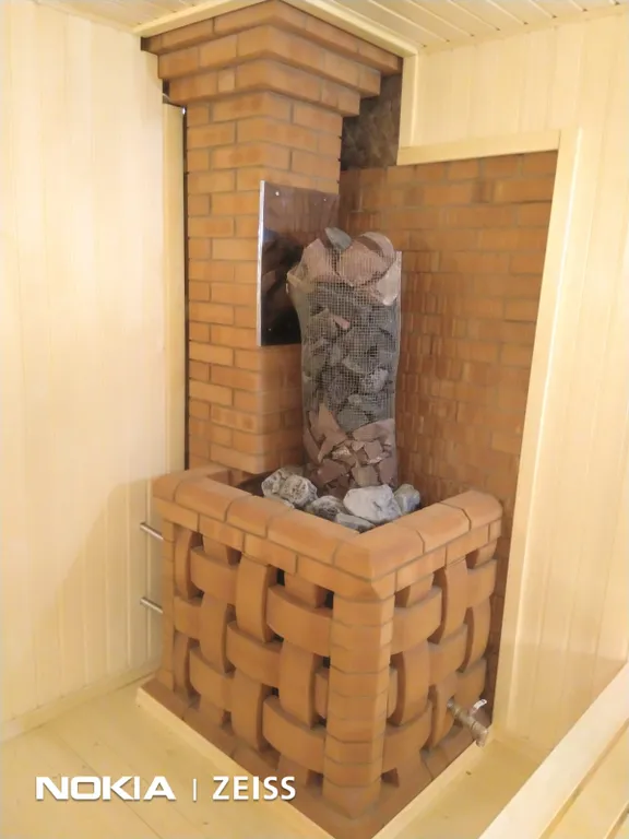 Уютный дом на берегу озера