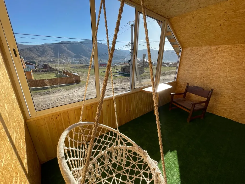 Благоустроенный просторный коттедж с видом на горы для большой компани