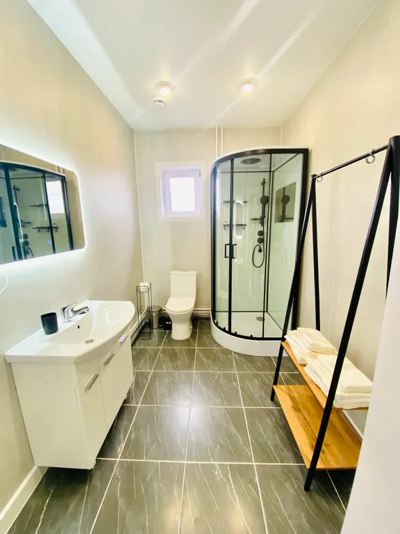 Дом с террасой и видом на закат