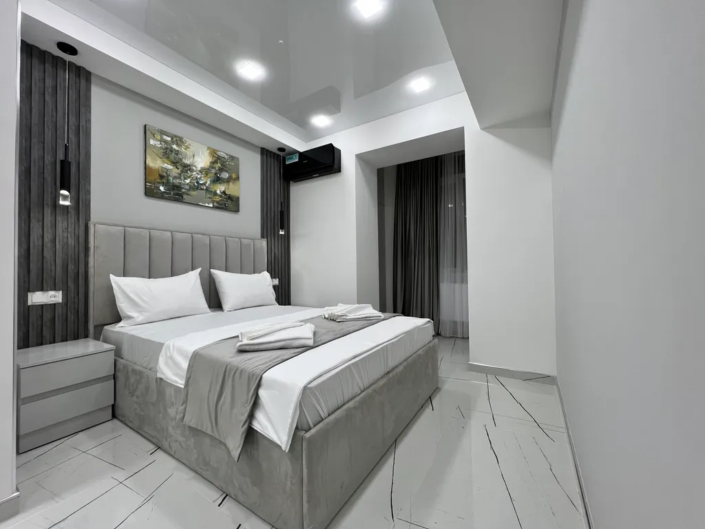 Квартира New Modern Classic City Center! — аренда посуточно в Ереван