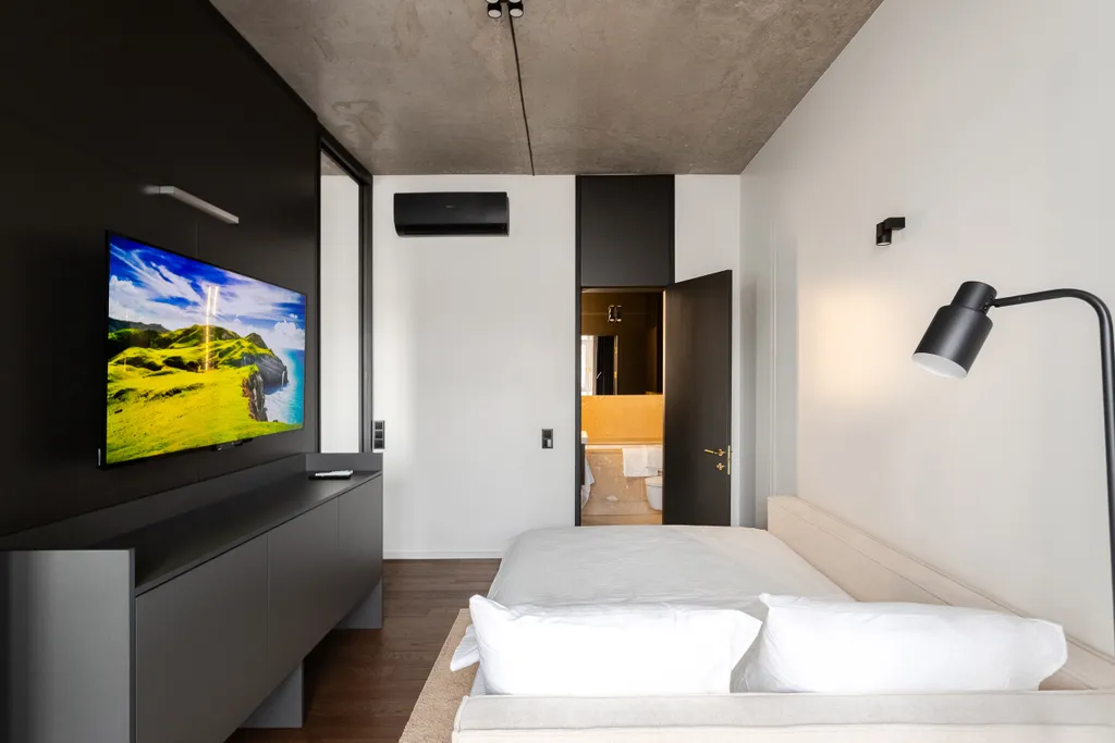 Квартира на первой береговой линии с видом на море в стиле лофт