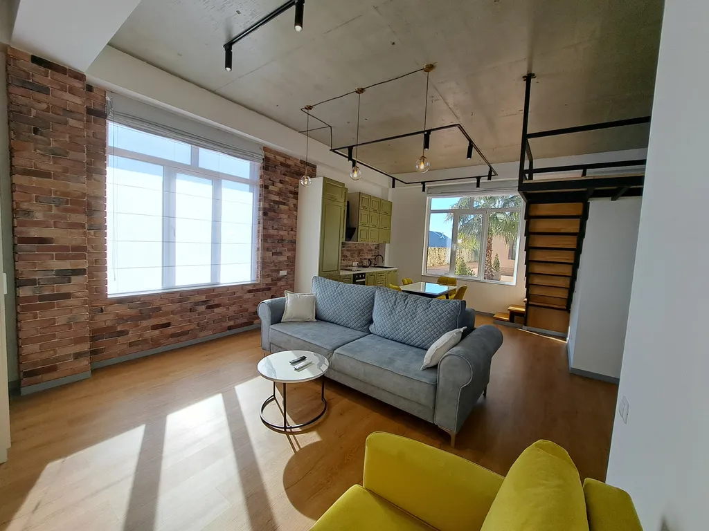 Квартира Квартира Просторная студия с новым ремонтом — Сириус