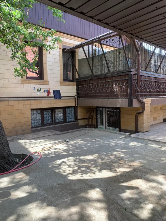 Коттедж Уютный дом в центре города с видом на море — Махачкала