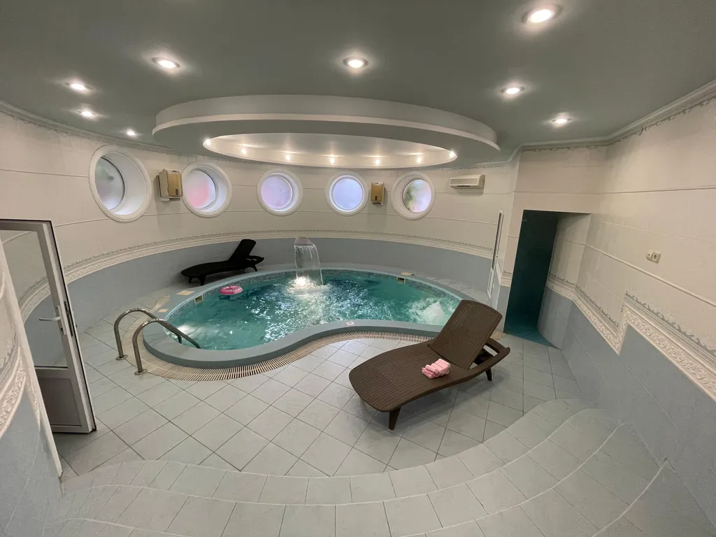 Уникальный, уютный, большой семейный дом. С видом на город