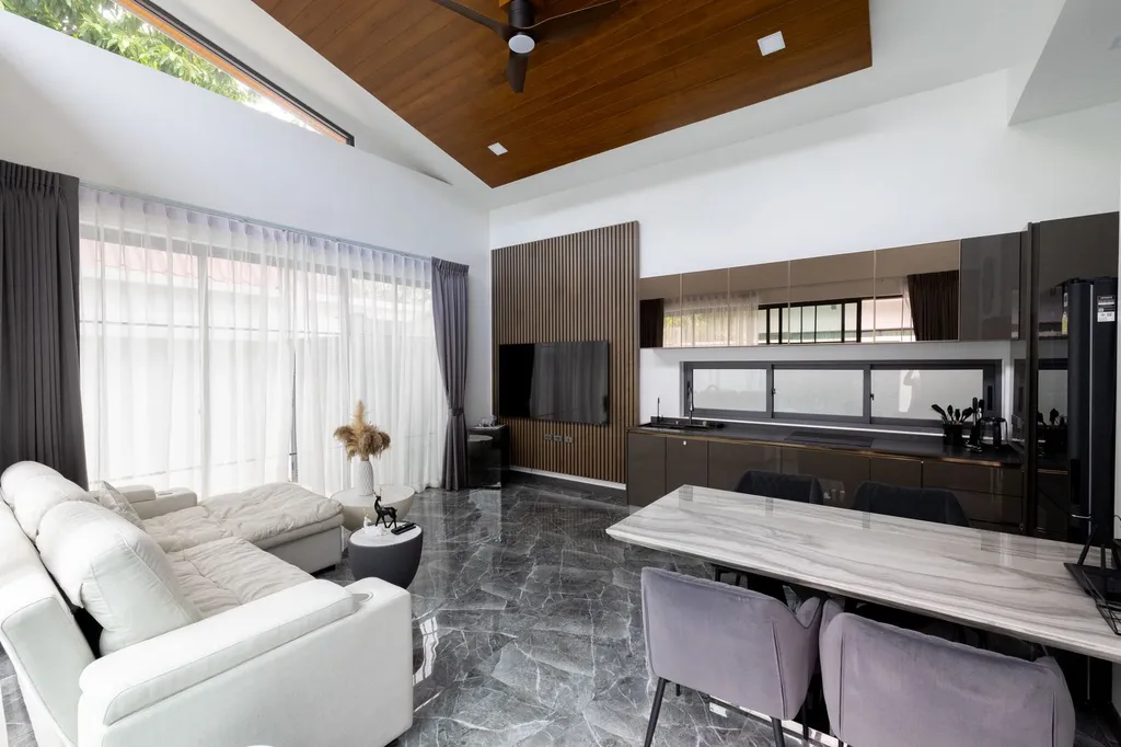 Вилла с частным бассейном в районе Най-харн