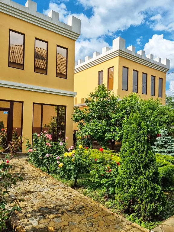 Коттедж Sunny с бассейном