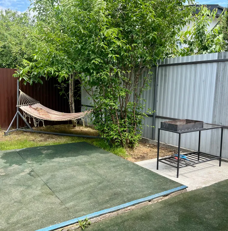 Коттедж Двухкомнатный дом с зоной отдыха и гамаком в 15 минутах от моря — Севастополь