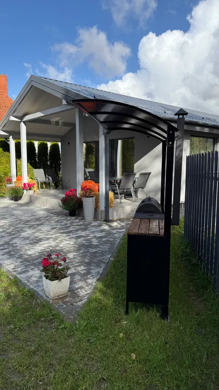 Уютный домик с террасой