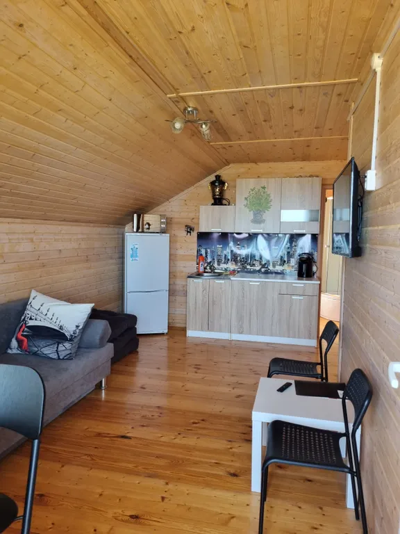 Квартира Квартира Трёхкомнатный апартамент с балконом — Кучугуры