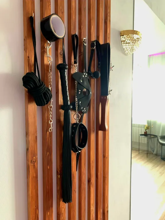 Апартаменты в стиле БДСМ GrayRoom