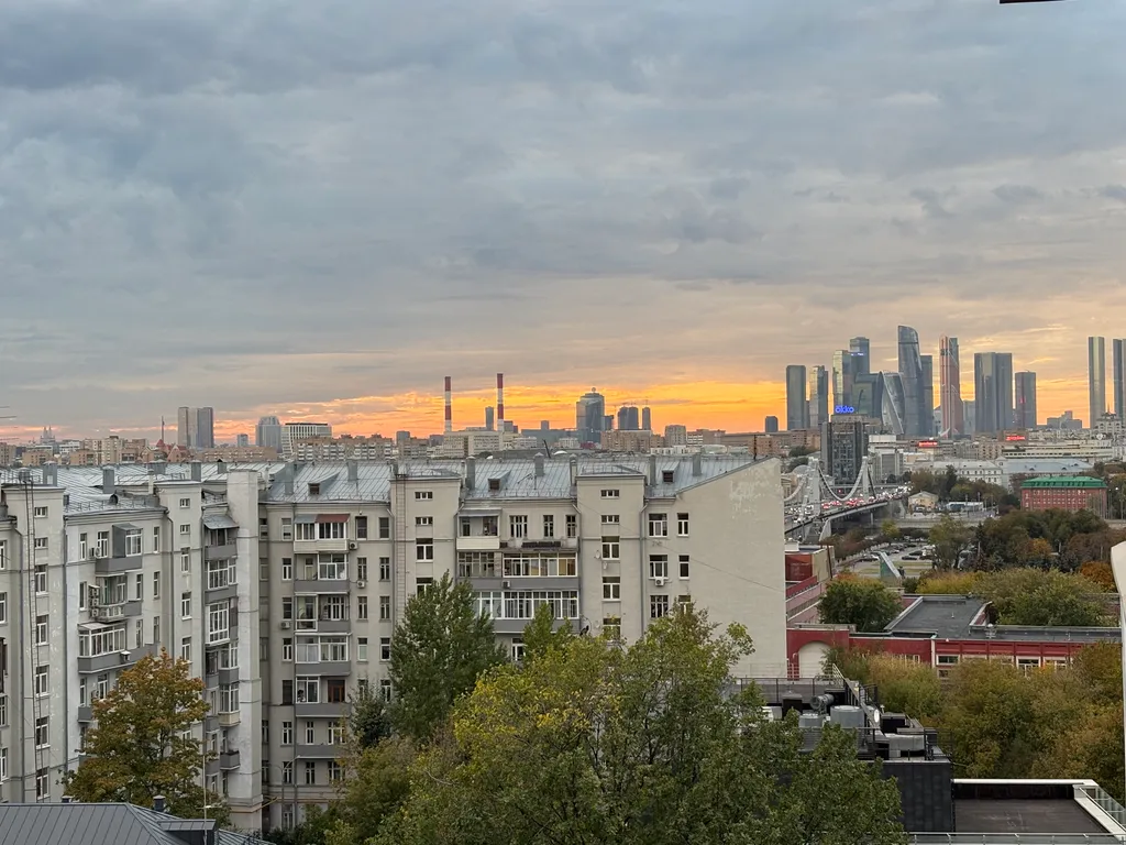 Квартира Квартира в центре с балконом, спальней и паркингом — Москва