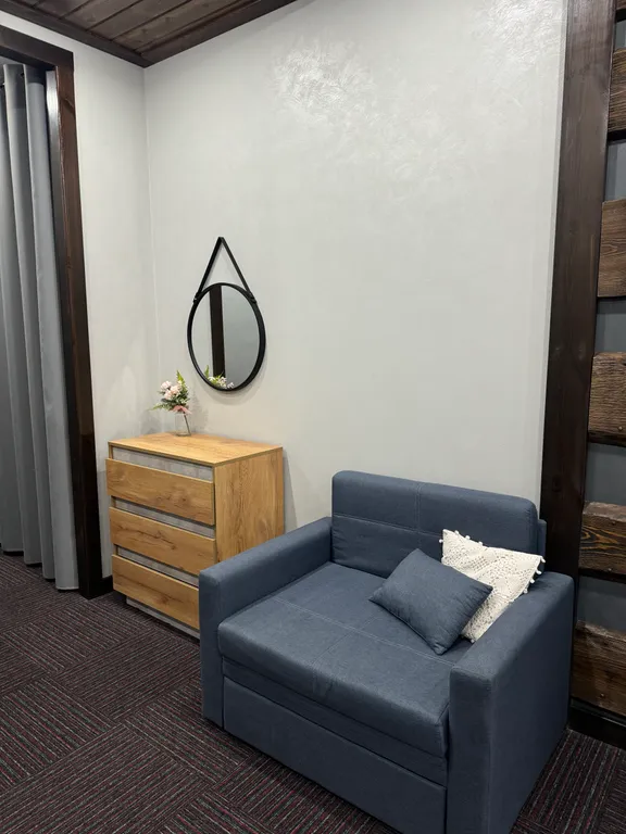 Уютные семейные апартаменты c видом на водоём и горы