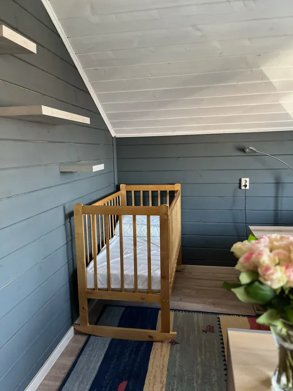 Большой дом с баней на участке