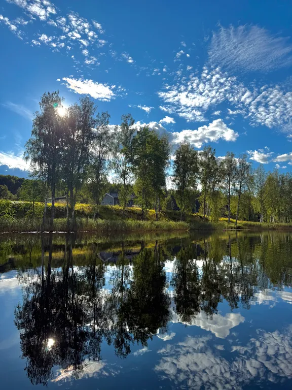 Домик с озером