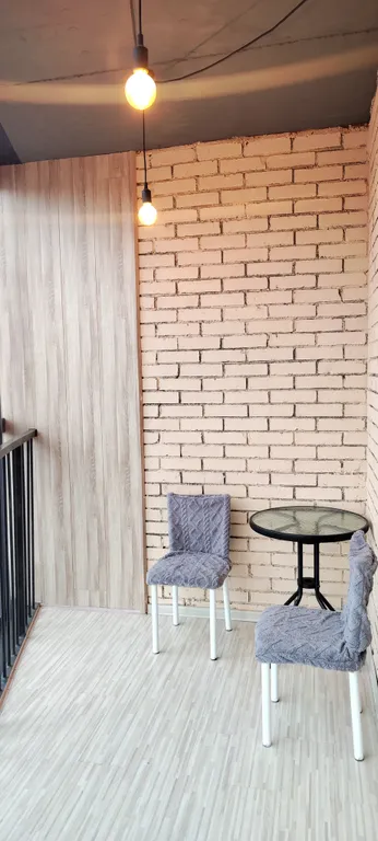 Студия с обзорным видом на город