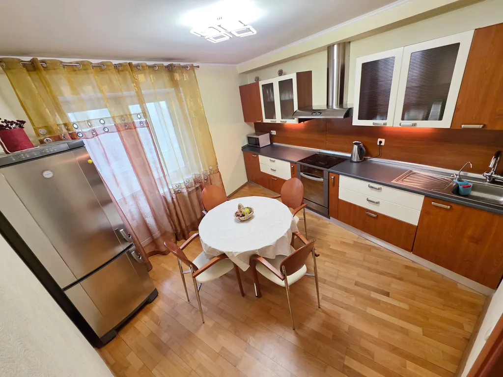 Большая, классная 2-х комнатная квартира