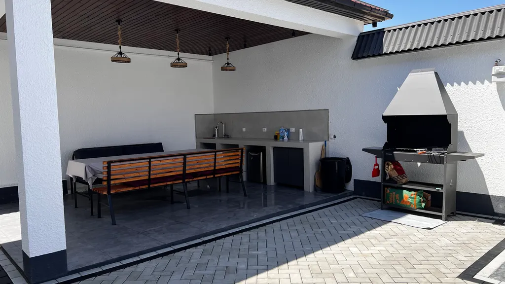 Дом у моря с беседкой