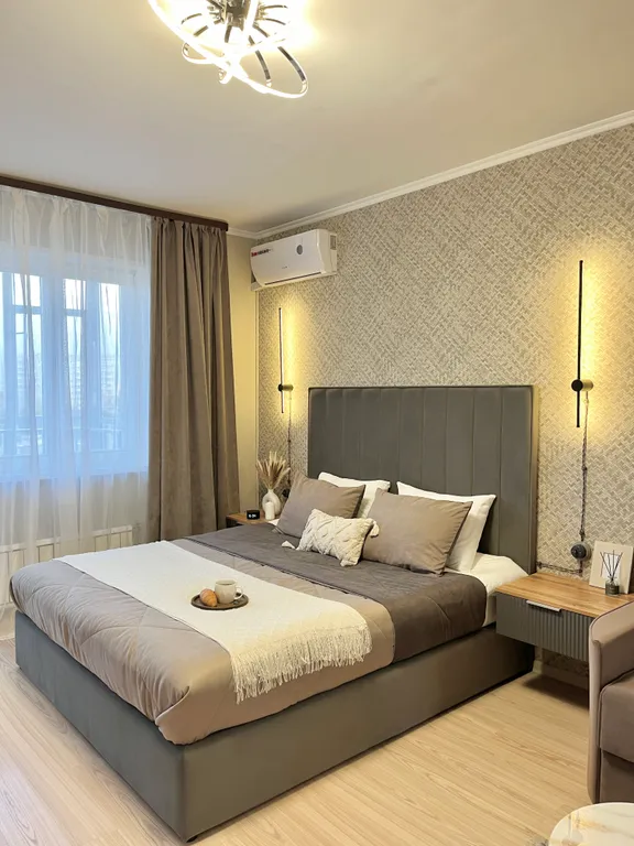 Дизайнерская квартира на Взлетке рядом с торговым центром Планета