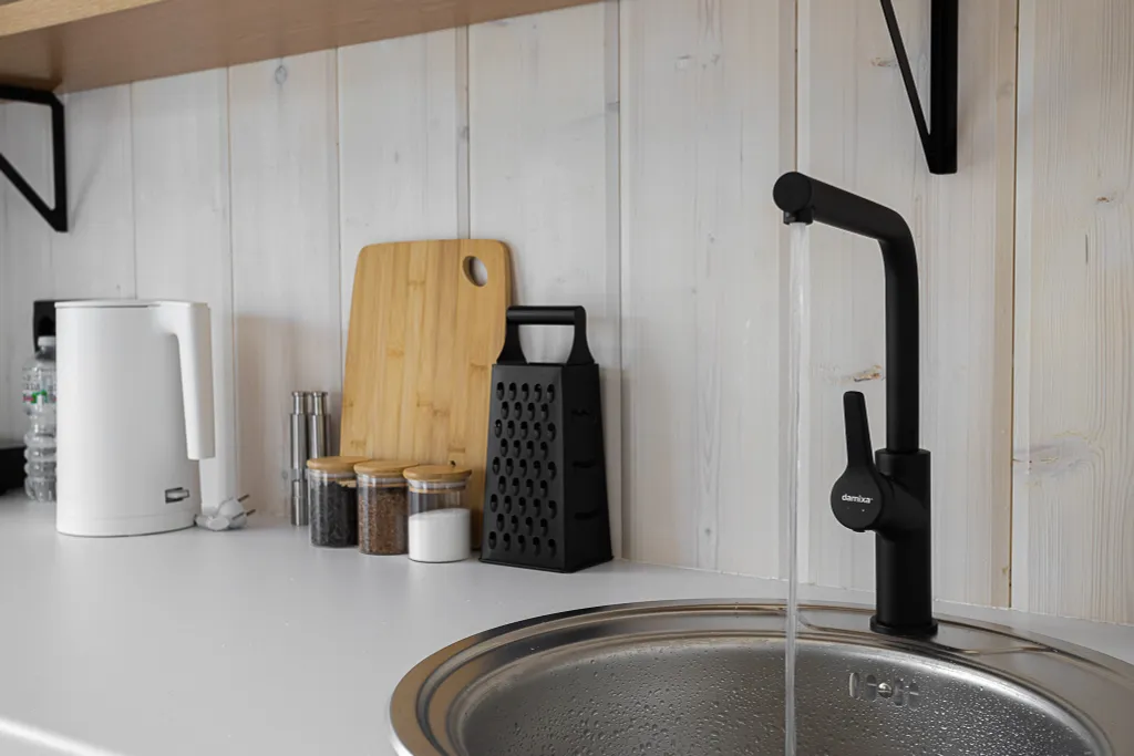 Домик с сауной и видом на реку на первой линии