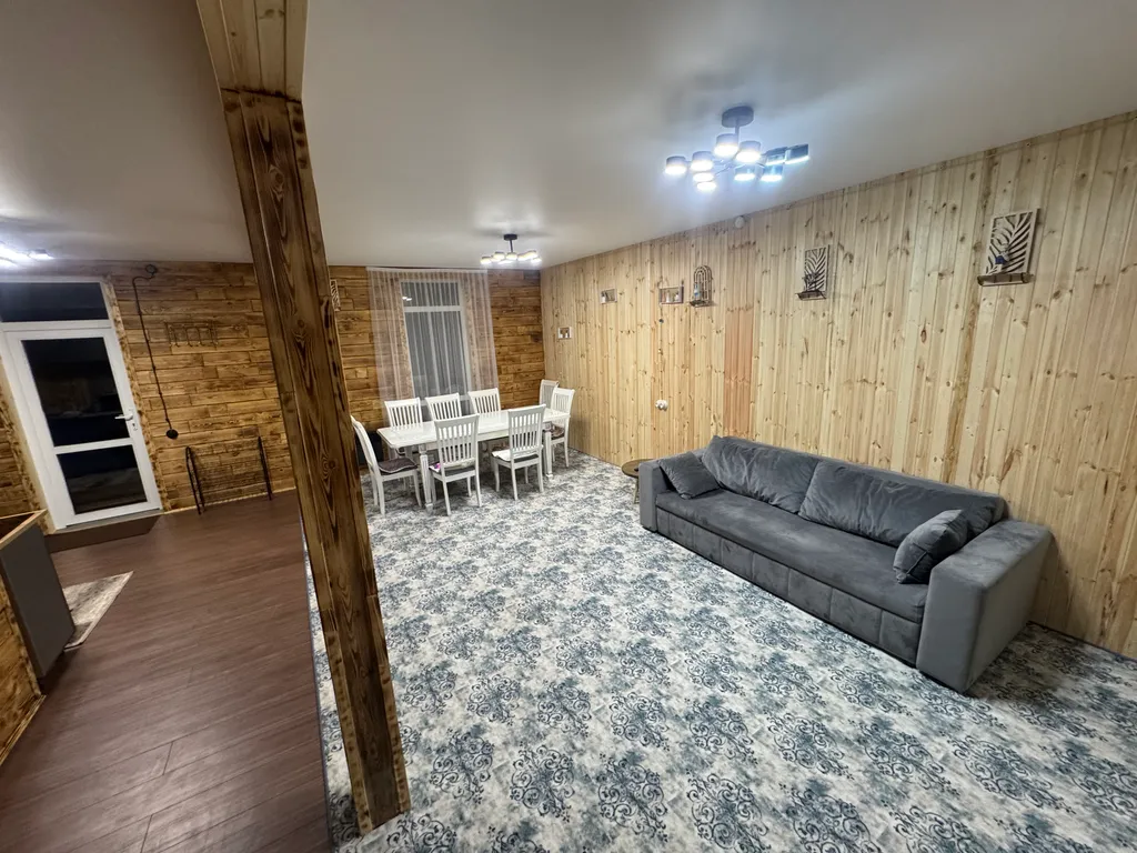 Восьми местный дом