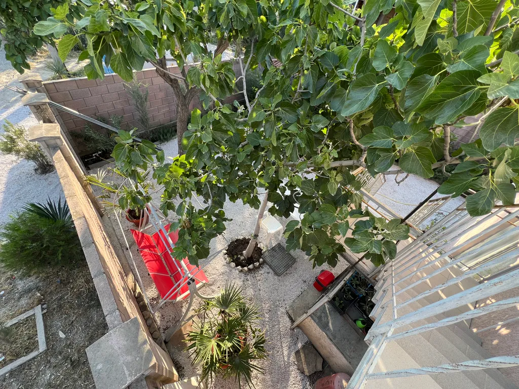 Двухкомнатный дом с кухней на 2 этаже