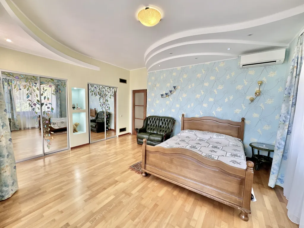 Шикарный дом в заповедной зоне в Ялте