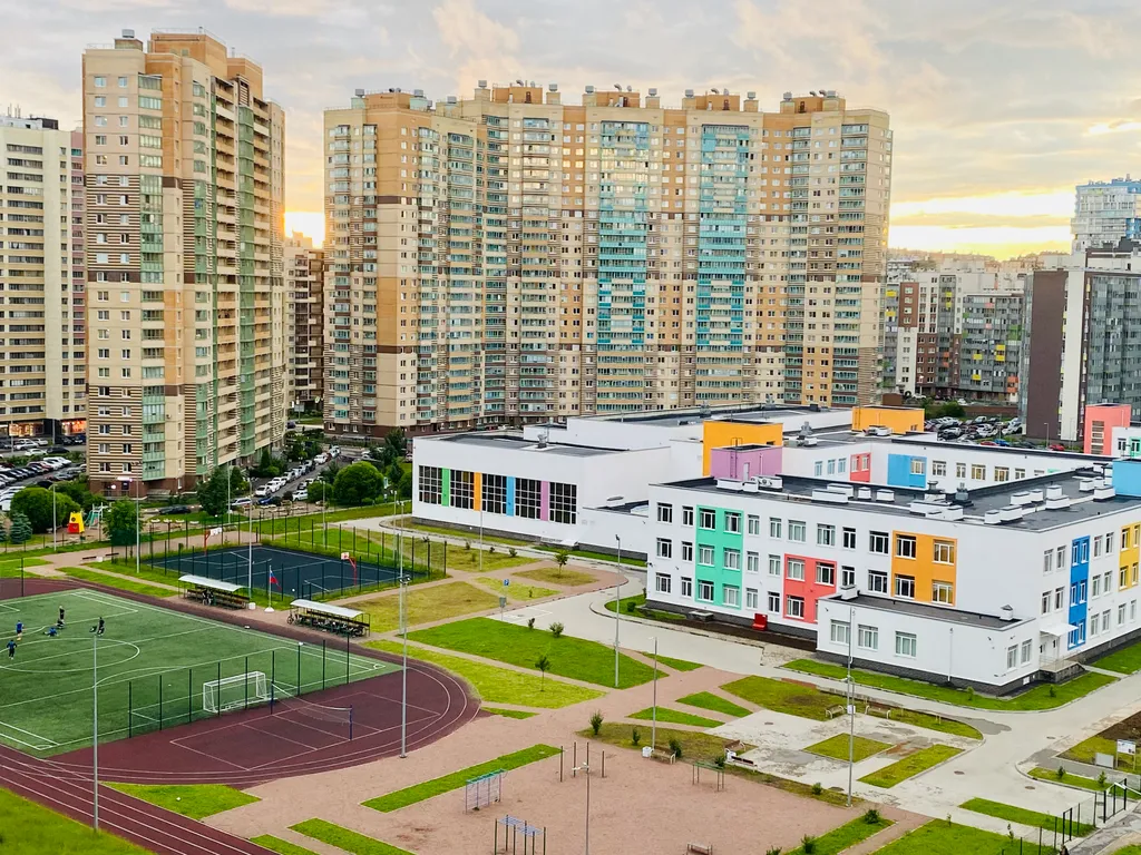 Уютная квартира с прекрасным видом на город в огнях